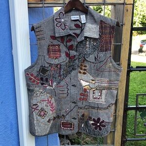 Chico’s boho gray vest with red and other accents size 2/12